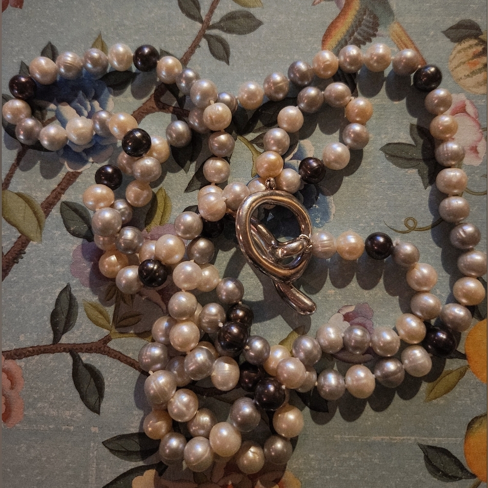 Gorgeous Gray Shades Pearl Necklace with Silver Clasp